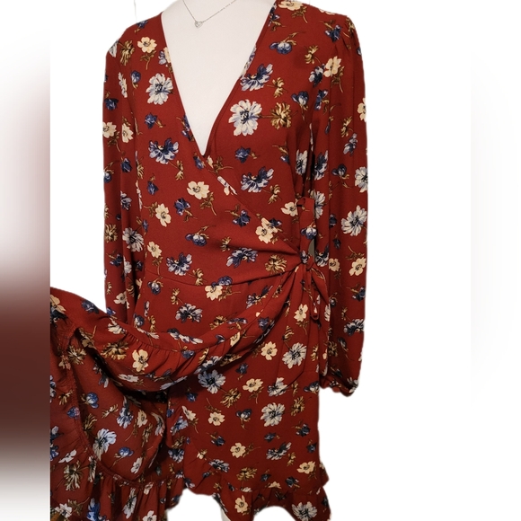 Xhilaration Floral Side Tie Wrap Dress, Sz M, EUC - Picture 5 of 7